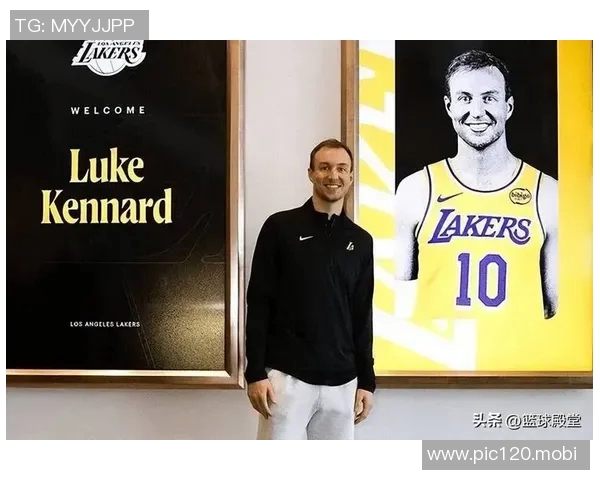 湖人大胜独行侠3喜1忧！詹姆斯满状态，2配角出价值，斯玛特不稳